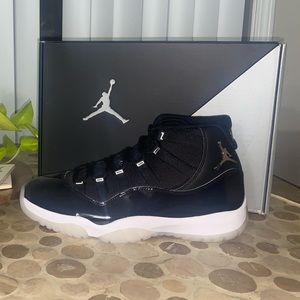 Jordan 11 Tuxedo